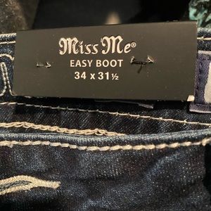 Miss Me Easy Boot Jeans Sz. 34x31. NWT